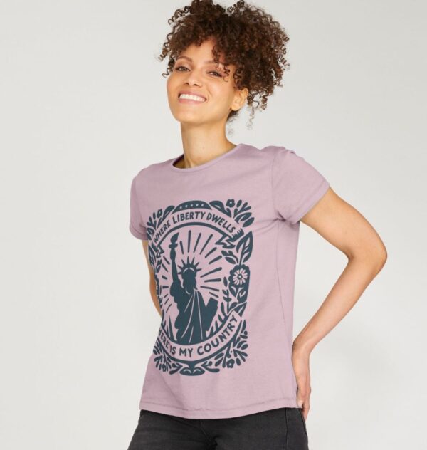 Woman wearing the Mauve Organic Cotton T-Shirt "Where Liberty Dwells There Is My Country" Benjamin Franklin Quote